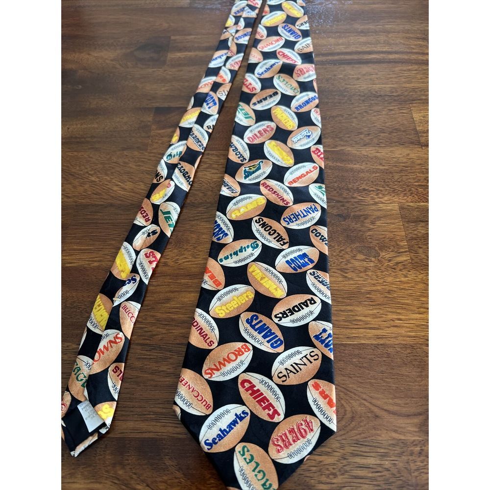 Vintage NFL Football Team Neck Tie‎ 1990's Rare Men's Neck Tie Retro Made in USA